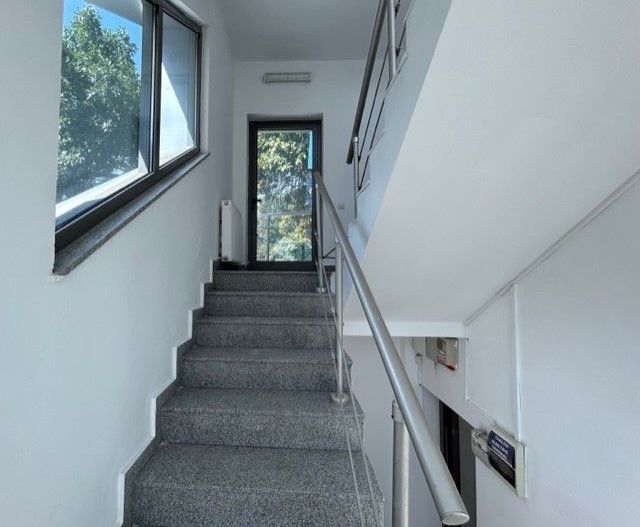 Inchiriere cladire moderna pentru clinica privata sau birouri - Poză 8
