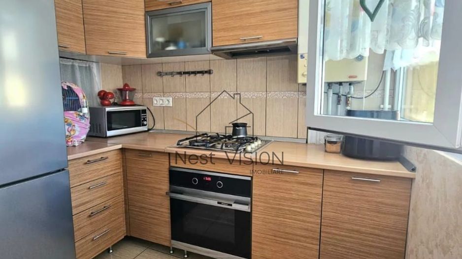 Gata de mutare! Apartament spatios 3 camere | 2 bai | balcon | - Poză 3