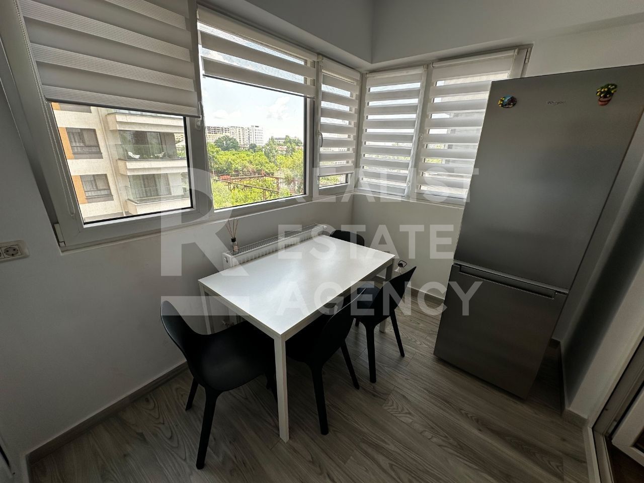 Apartament cu 2 camere de închiriat- Liberty Mall - Poză 4