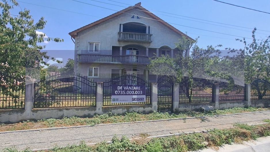 VANZARE VILA DIN BCA + TEREN 1.400 MP | STRADA PRINCIPALA | CRANGU, TELEORMAN - Poză 1