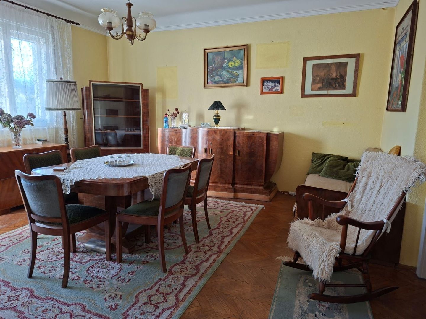 Apartament cu 3 camere si garaj in zona centrală - Poză 3