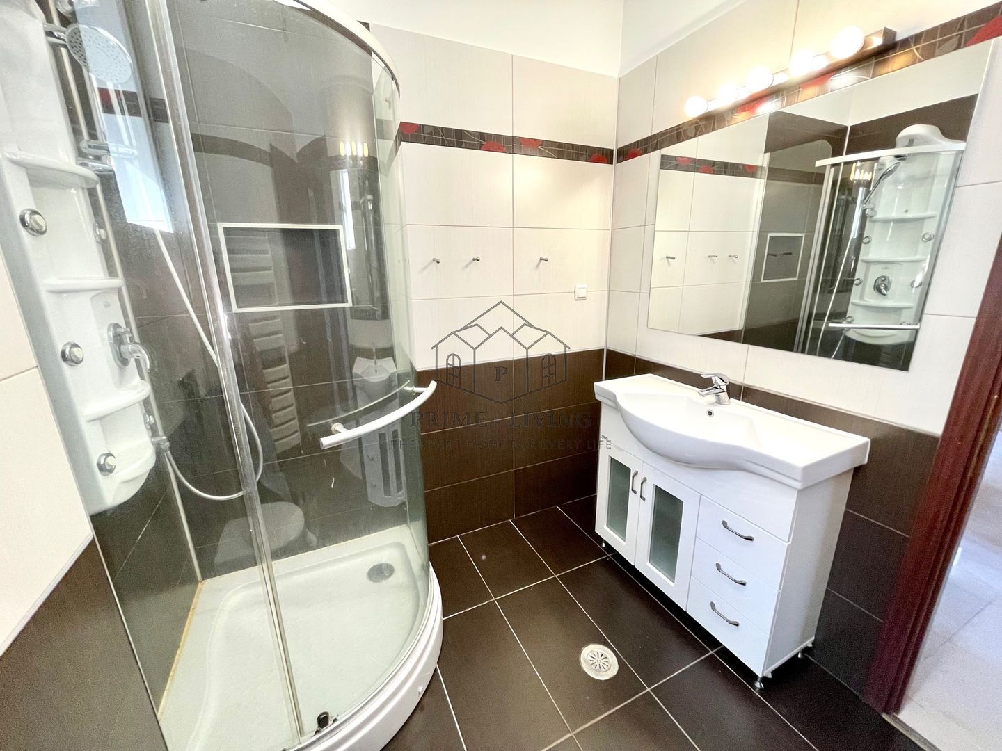 VILA CU 4 DORMITOARE LA INCHIRIERE IN COMPLEX REZIDENTIAL - Poză 18