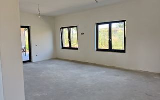 Casa individuala, 130 mp, Pompa caldura, panouri solare, COMISON 0 - Poză 12