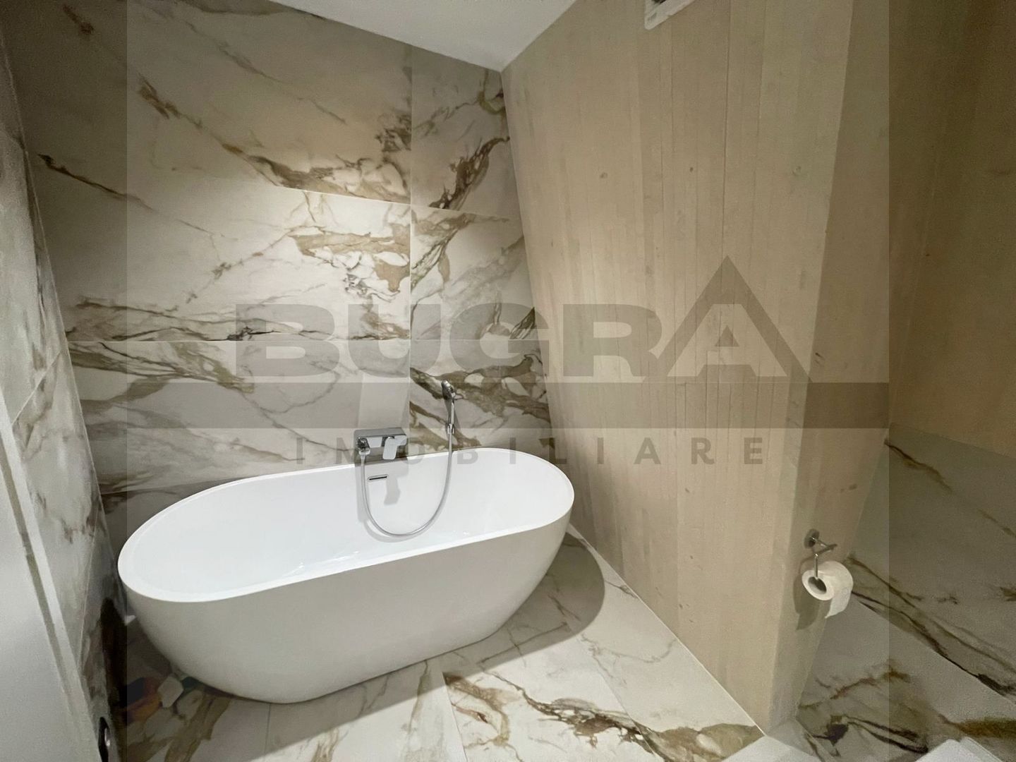 Apartament de 3 camere ultrafinisat, 72mp, parcare, zona Golden Tulip - Poză 7