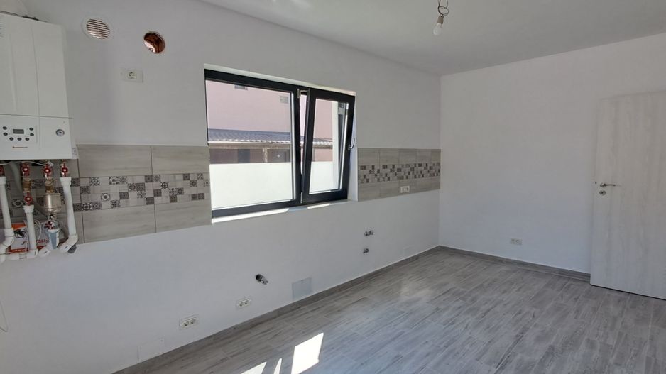 Prel. Ghencea - Ghidigeni, casa/vila individuala, utilitati, staii STB - Poză 2