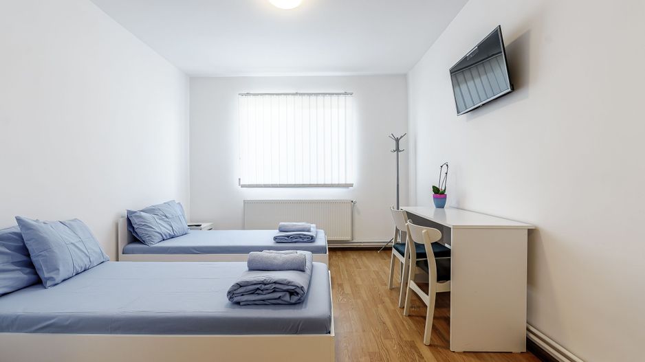 Profit garantat. Achiziționați un bloc de 63 garsoniere. - Poză 1