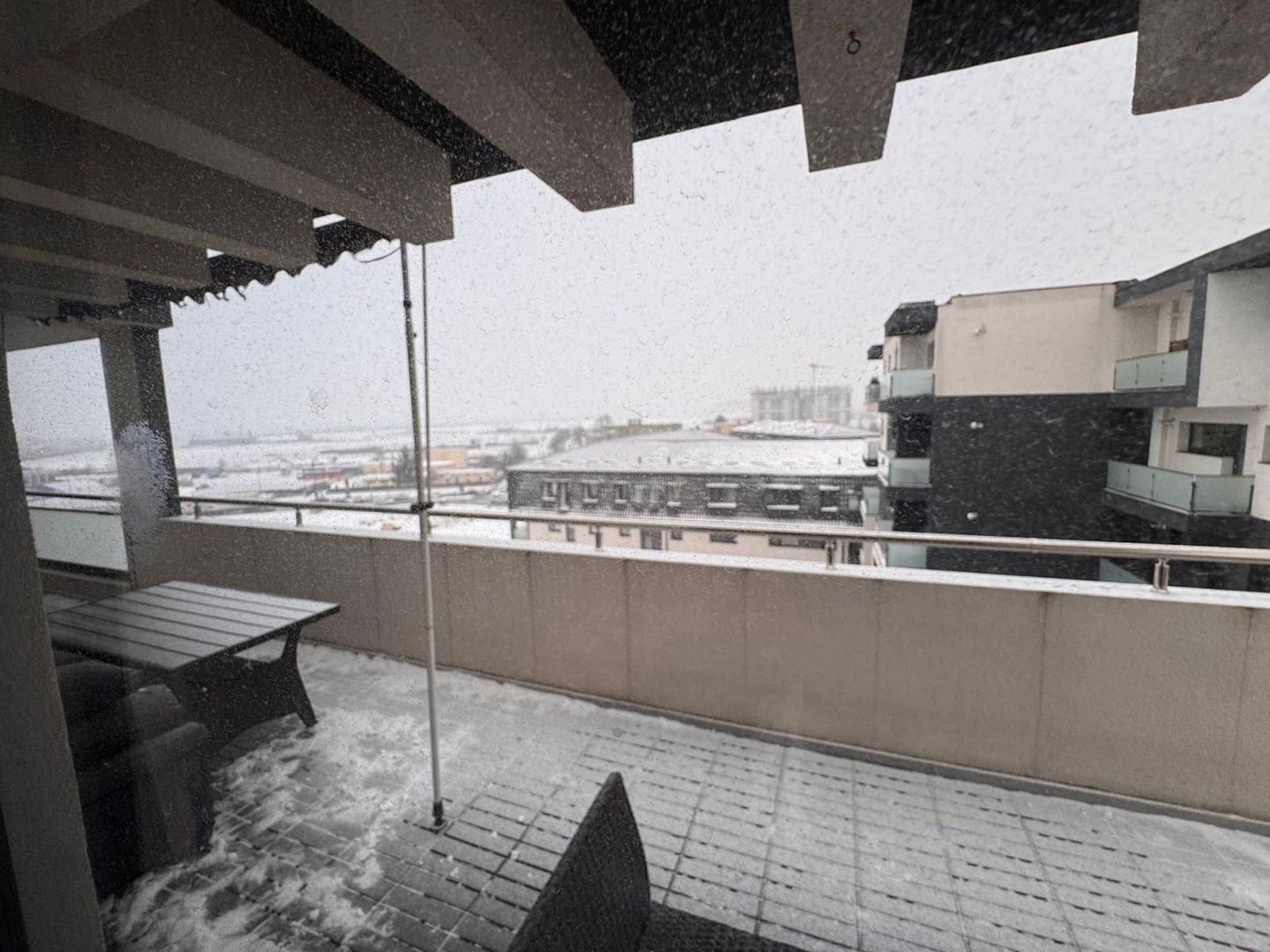 Apartament 2 camere cu terasa de 27mp in zona Tractoru-Rulmentul - Poză 13