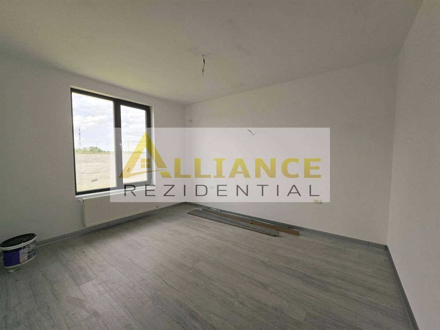 Casa - 444mp teren - 4 camere- cartierul nou -154.990 euro - Poză 2