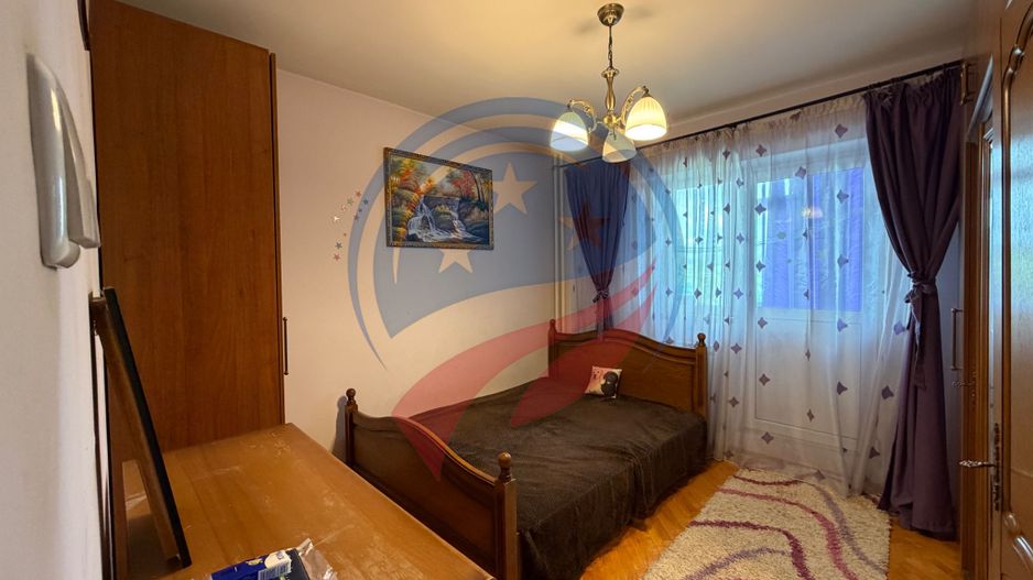 APARTAMENT 3 CAMERE 2 BAI ZONA LAPUS ET 1 - Poză 2