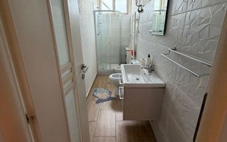 Închiriez casă individuală spațioasă 5 camere ( 200mp ) compusă din 2 apartamente cu intrare separată - Poză 8