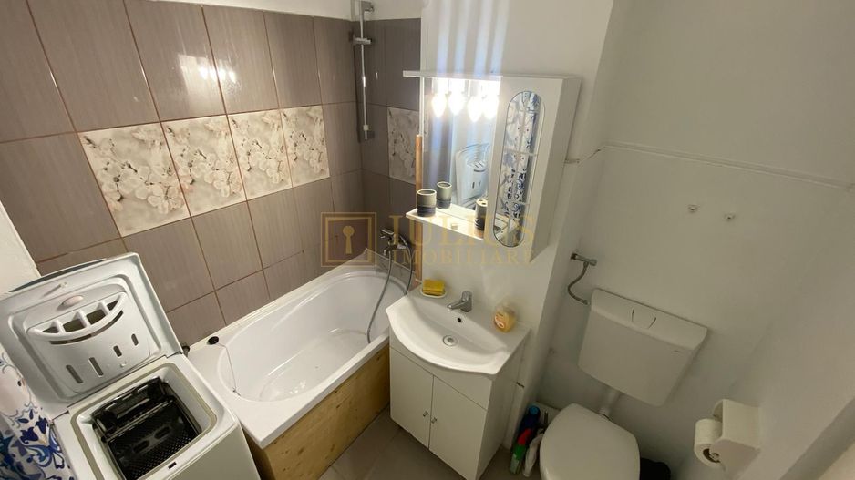 2 dormitoare, centrala proprie, bucatarie inchisa. Piața Libertatii. - Poză 15