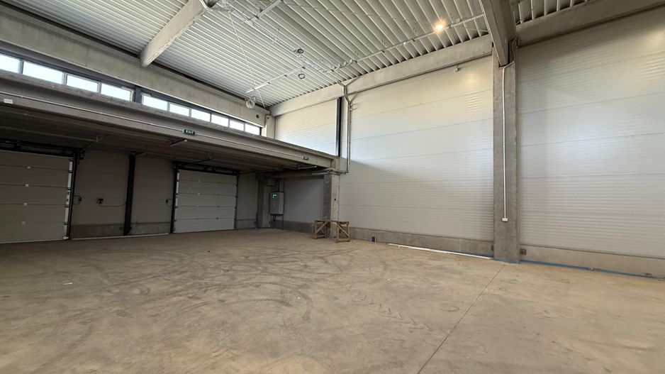 Ansamblu industrial format din 9 hale de vânzare – Popești-Leordeni - Poză 14