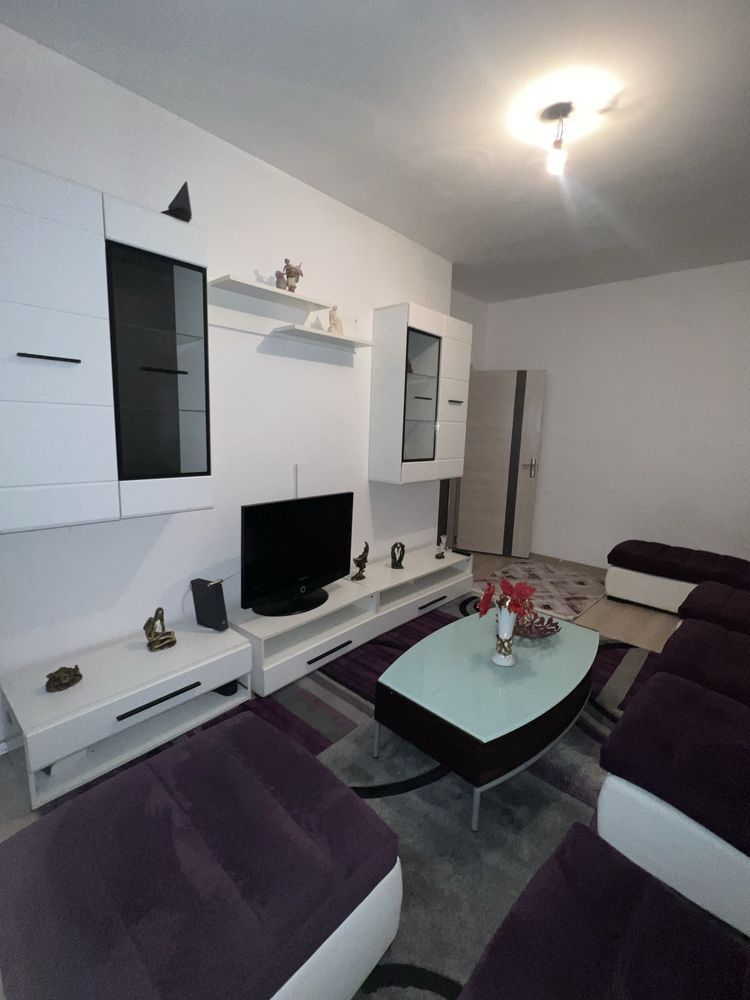 Inchiriere Apartament cu 3 camere Ozana, centrala proprie, demisol - Poză 4