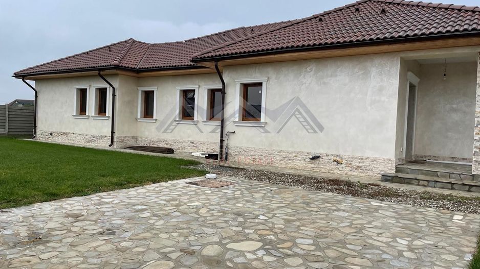 Casă pe parter + 700 mp teren | Balotești - Poză 2