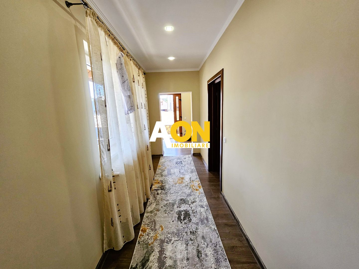 Casa renovata, 4 camere, 2 terase, mobilata, utilata, 568 mp teren - Poză 8