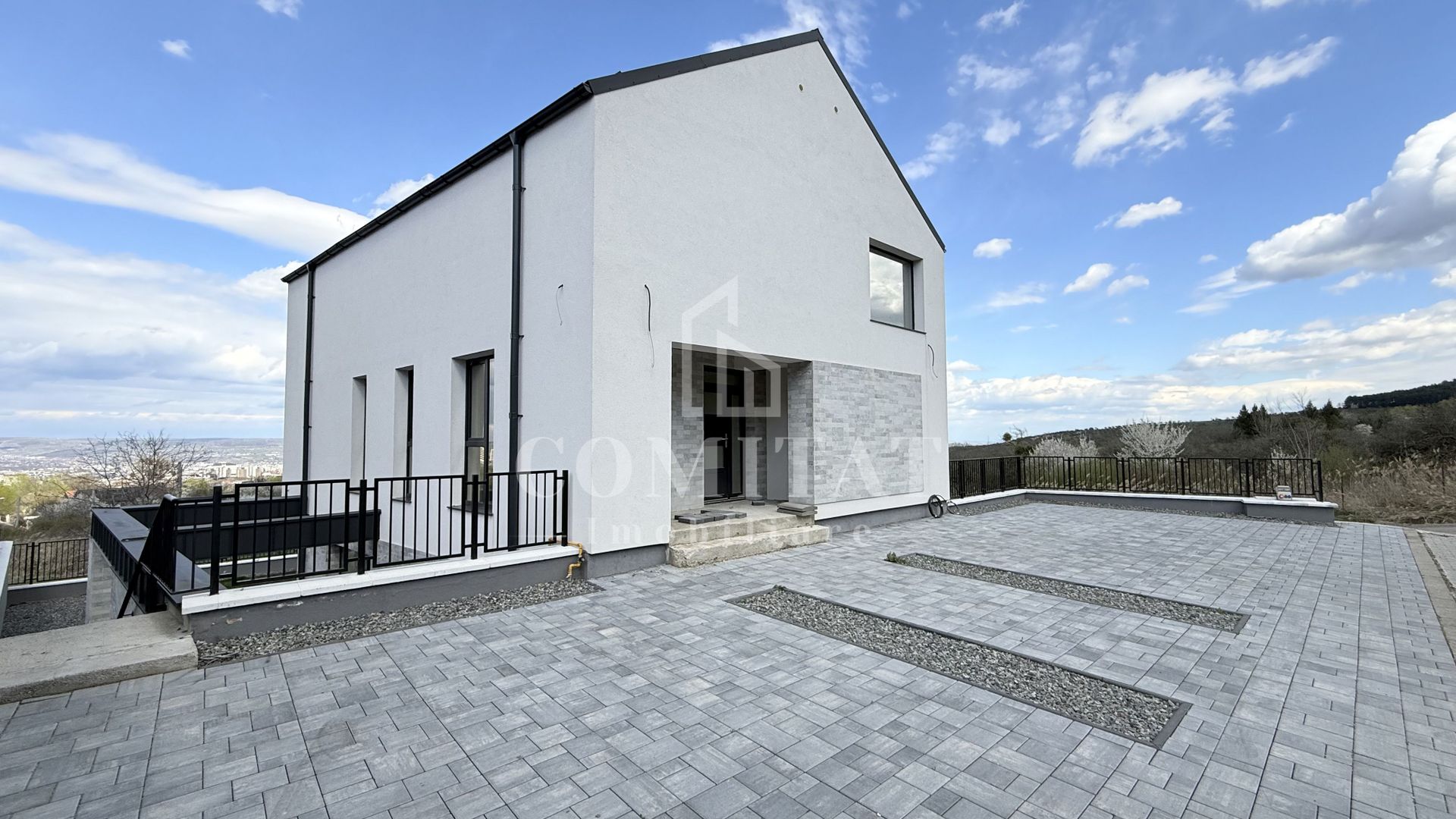 Casă individuală cu panoramă spre oraș zona de case și vile - Poză 3