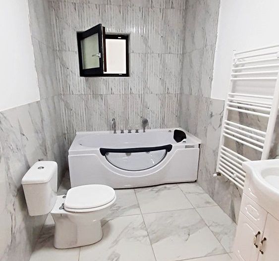 Casa noua in Cristian, libera, gata pentru a fi locuita. - Poză 11