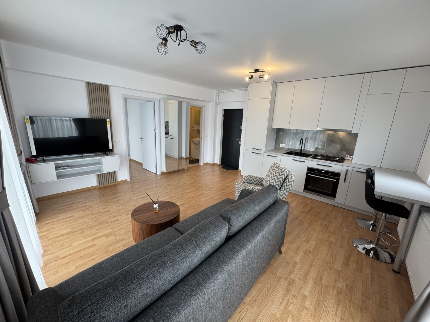 Ap 2 camere Otopeni 23 august, PRIMA CHIRIE, LUX - Poză 2