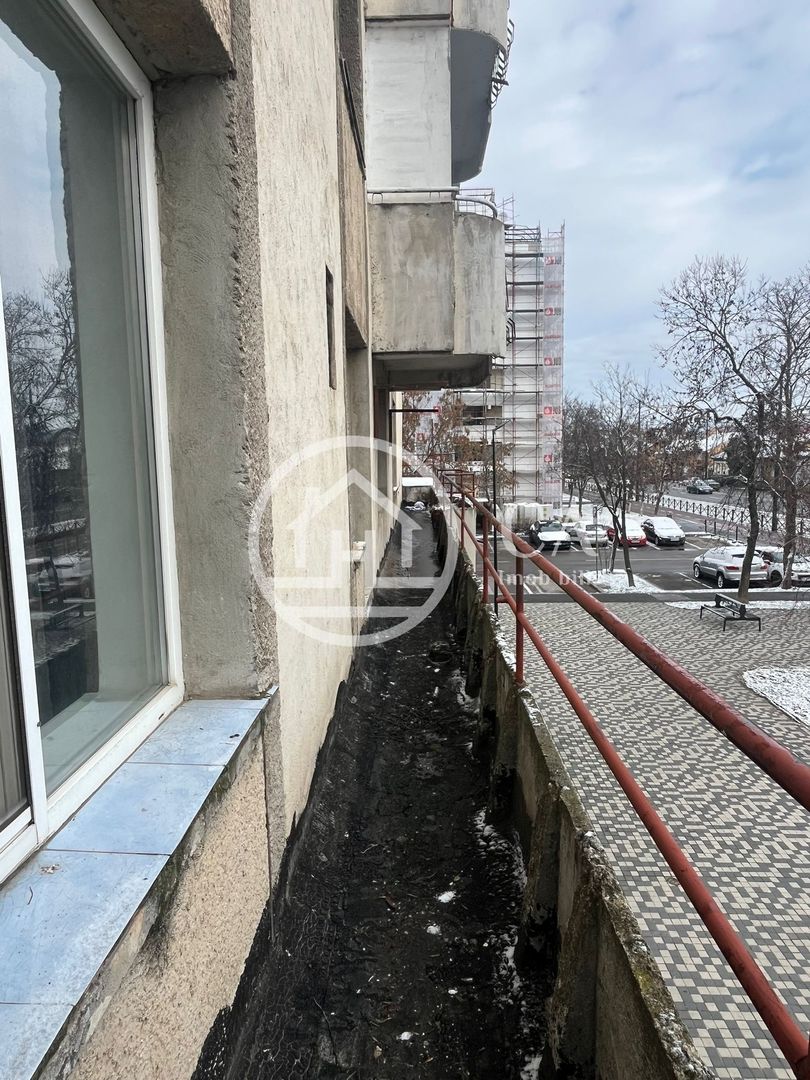 Apartament cu 3 camere de vânzare in zona Cantemir, Oradea - Poză 13