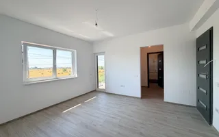 Casa de vanzare in Comuna Berceni | Zona de intrare | 5 camere | - Poză 11