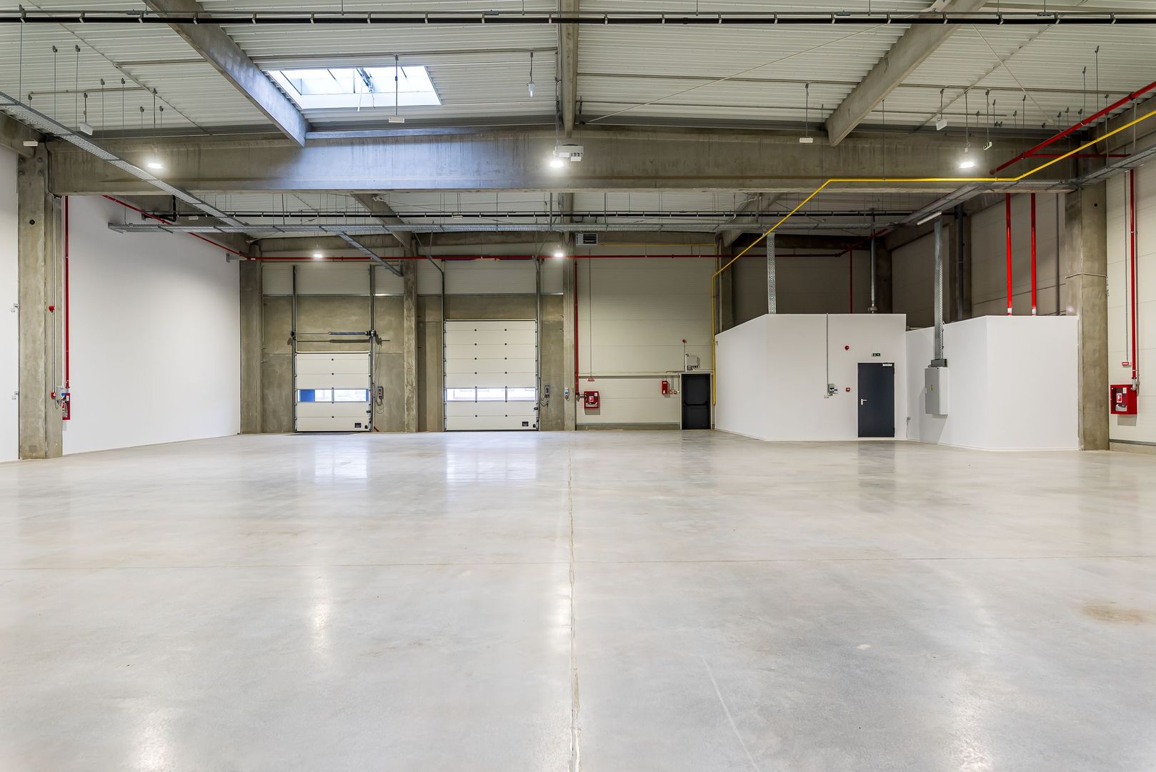 1202 mp - Hala industriala de inchiriat in Parc Industrial Arad - Poză 2