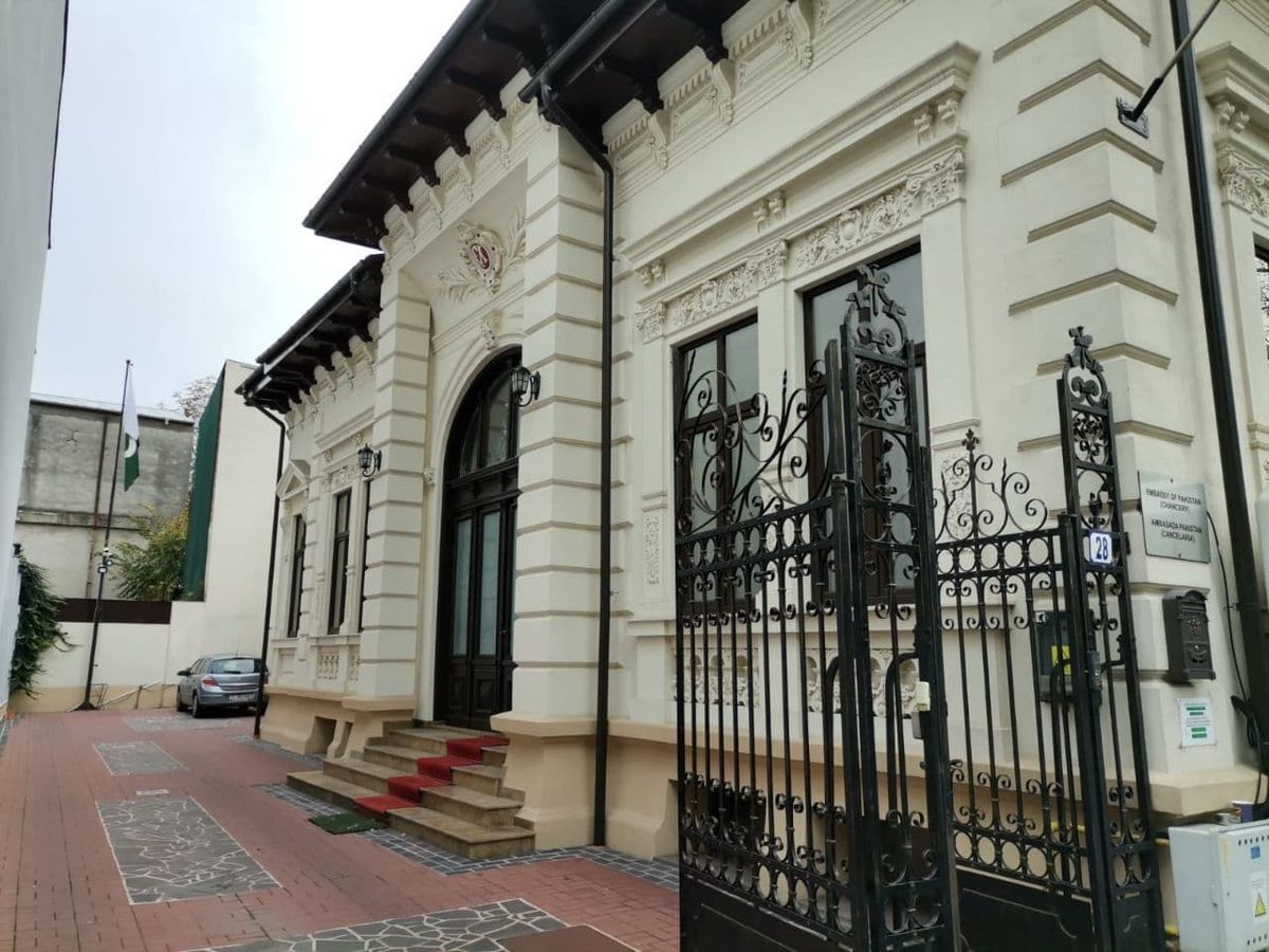 CASA 16 CAMERE FOSTA AMBASADA -CALEA VICTORIEI -6 LOCURI DE PARCARE - Poză 1