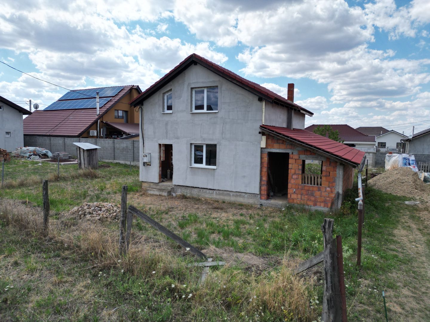 Casa la gri in Frumuseni - Poză 1