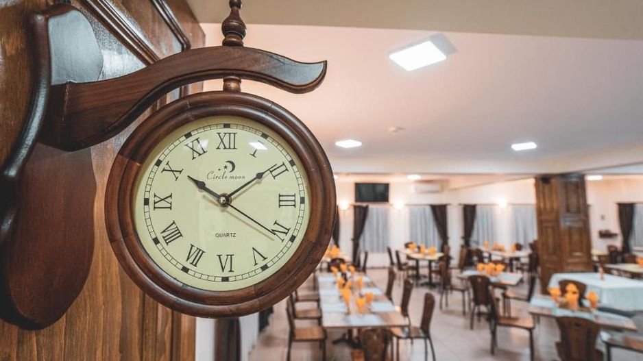 Oportunitate de Investiție – Hotel de Vânzare în Moieciu de Jos - Poză 3