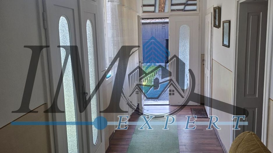 Casa de Vanzare in zona centrala in Geoagiu - Poză 8