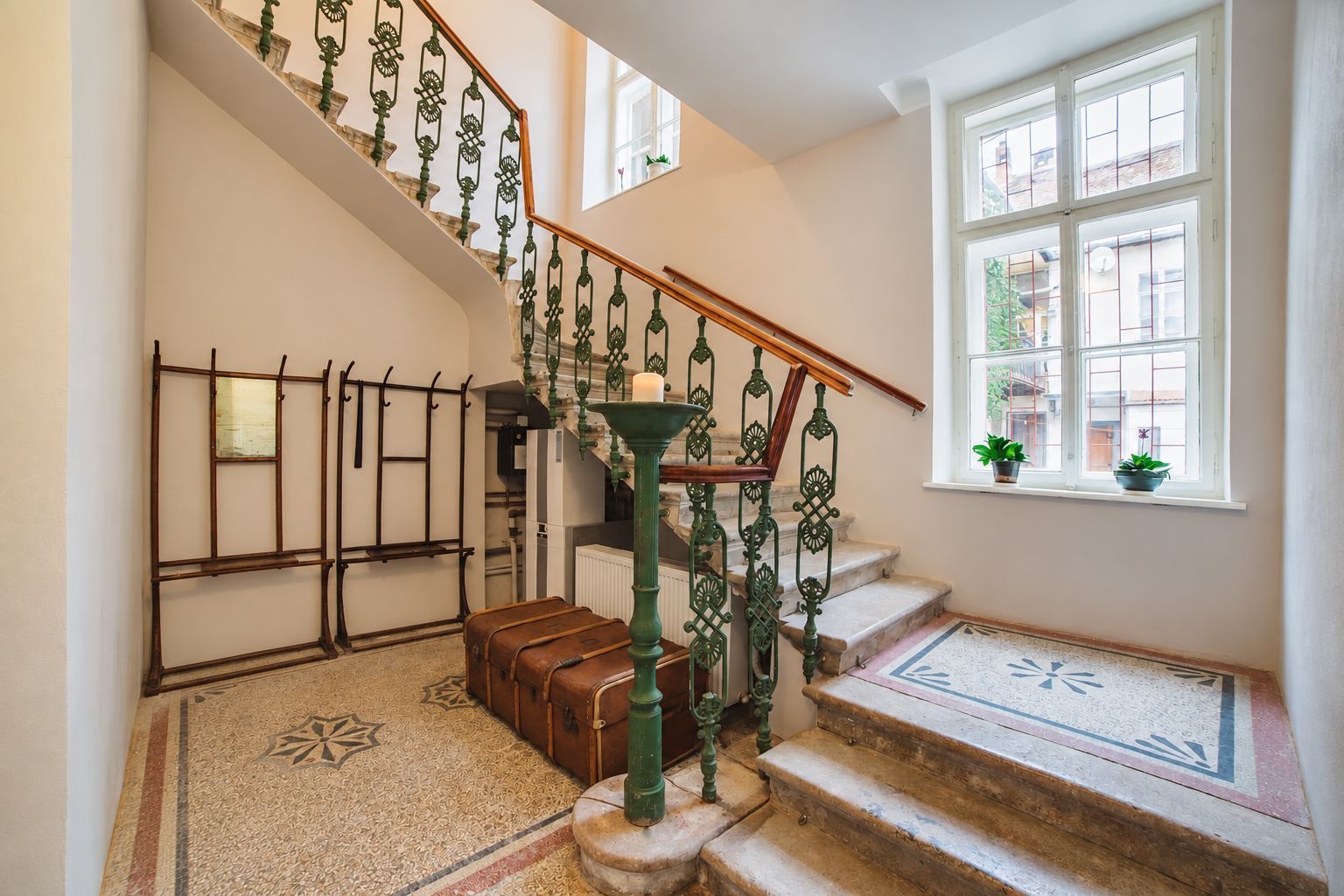 Apartament spectaculos de închiriat 4 camere 4 băi Centrul Istoric - Poză 1