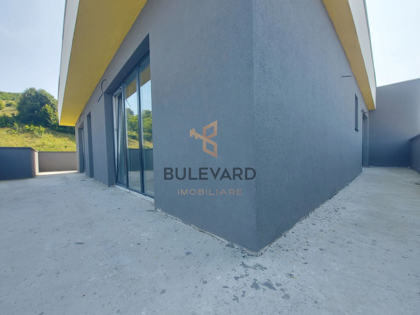 Penthouse cu terasa de 67 mp+ 1 parcare subterana! - Poză 1