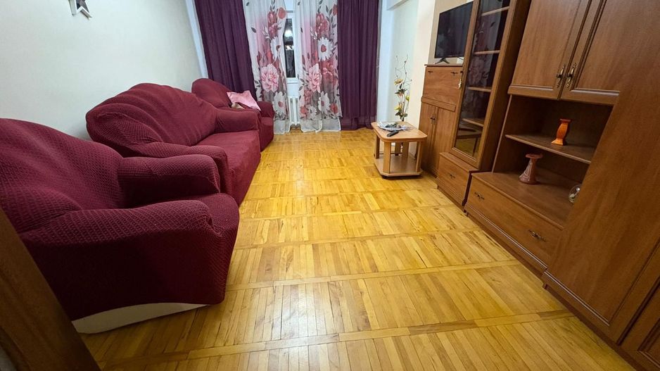 Apartament 3 camere decomandat 74 M² utili zona Lenin Nicolae Iorga - Poză 5