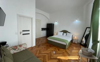 Casă de vânzare Sibiu | Central | 236 mp | 6 băi - Poză 1