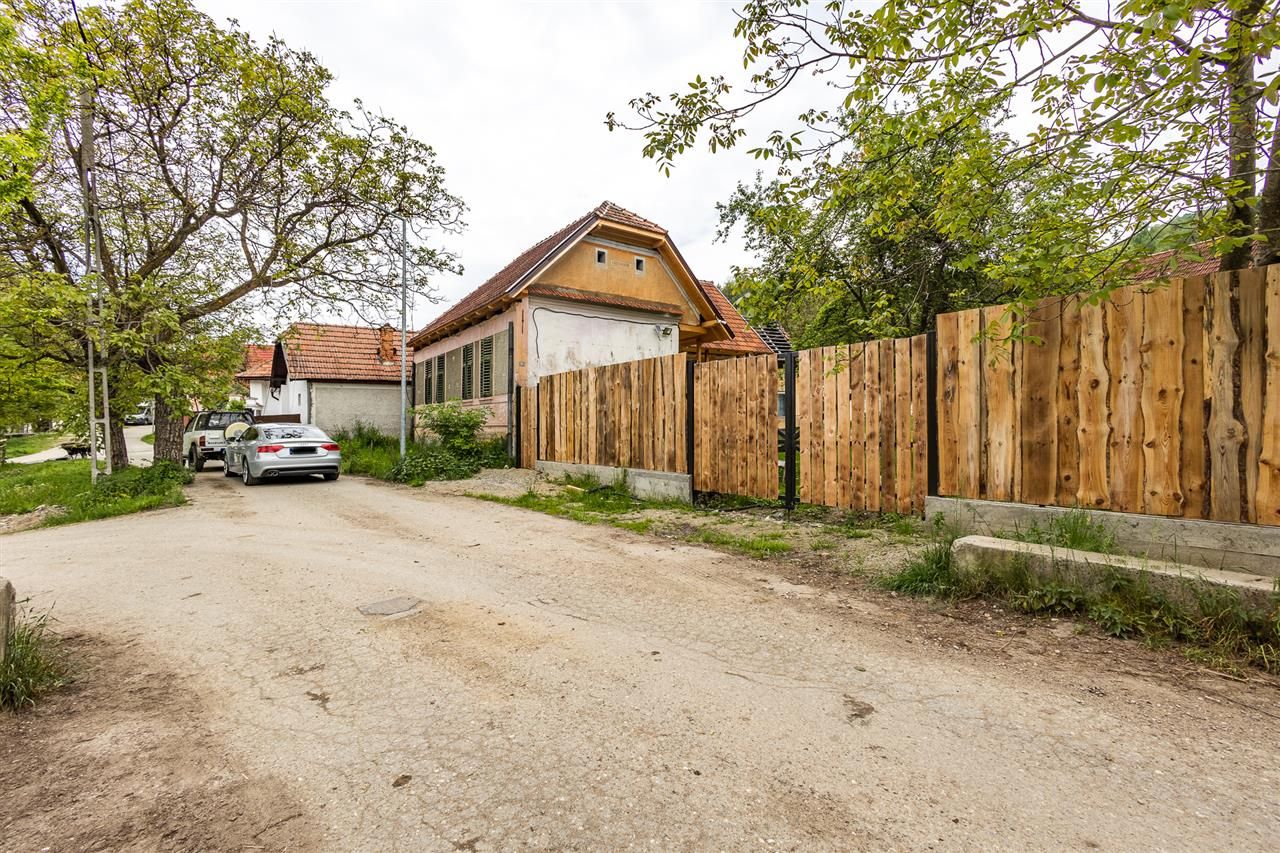 Casa traditionala + 8.500 mp teren, intravilan, Sinca Noua, Brasov - Poză 4