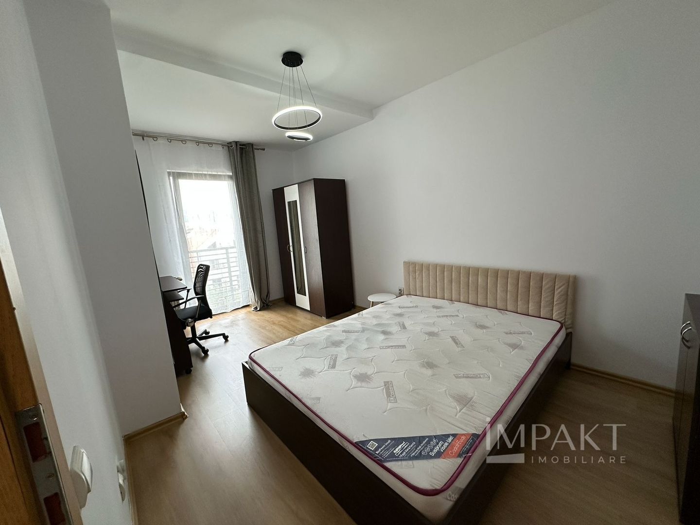 Apartament de inchiriat cu 3 camere,zona semicentrala! - Poză 4