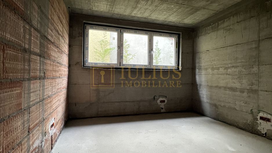 Casa zona Lunei, 5 camere + 3 bai, centrala proprie, rezidential sau birouri ! - Poză 47