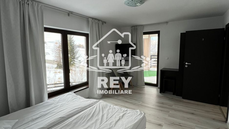 Vila / Hotel de vânzare în Păltiniș - Poză 7