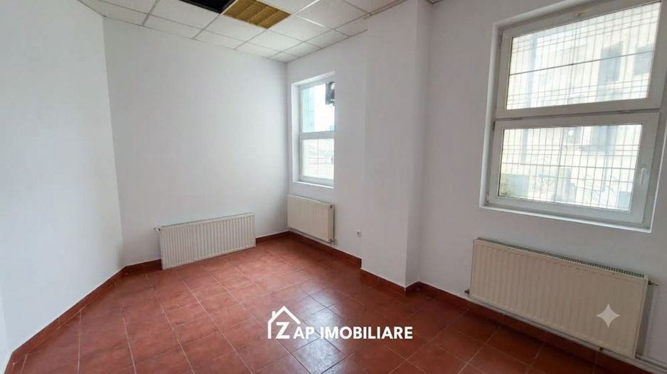 Central - Spațiu Comercial 70 mp Utili - POLI 2 - Poză 2