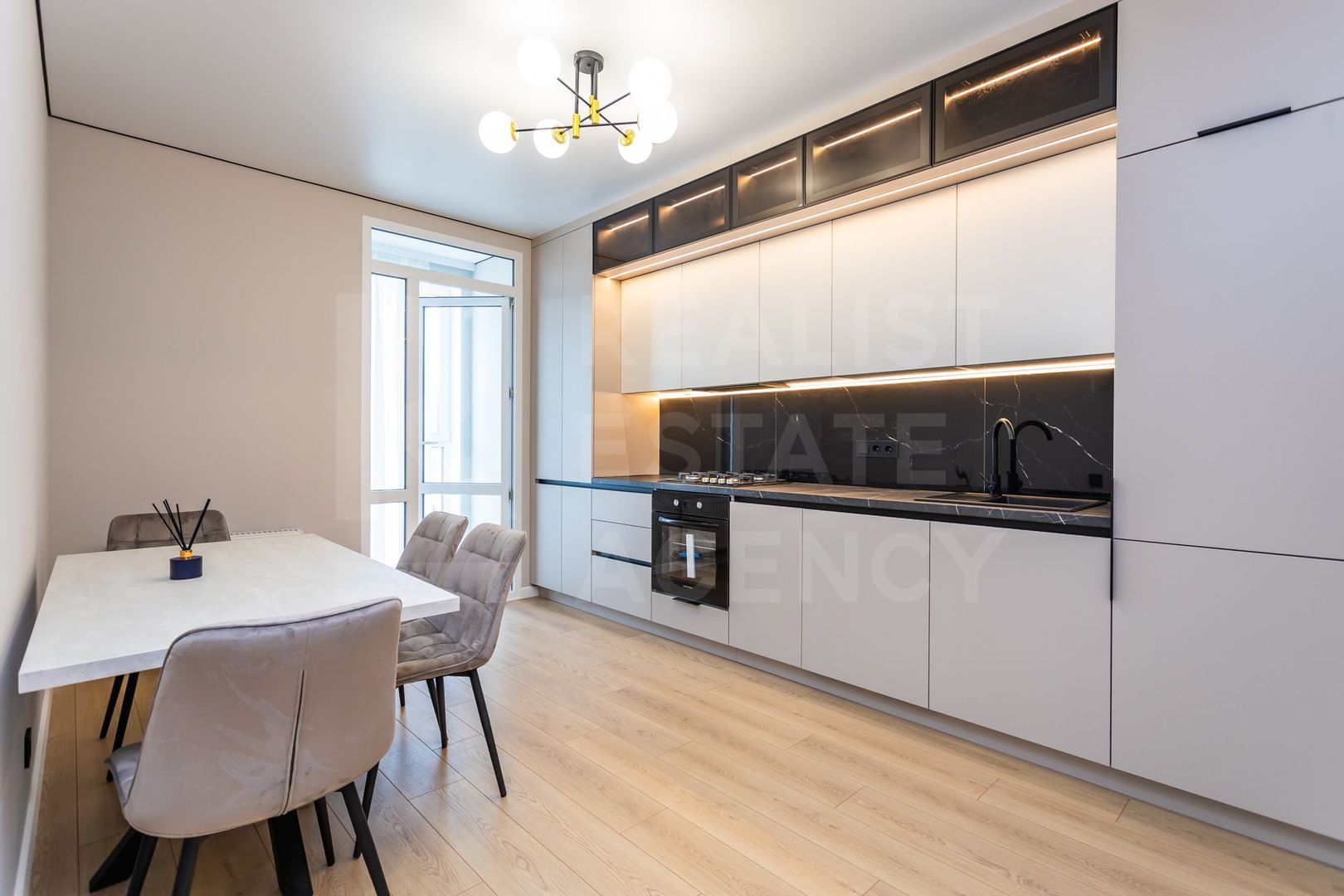 Vânzare, apartament, 2 camere, strada Nicolae Milescu Spătaru, Ciocana - Poză 1