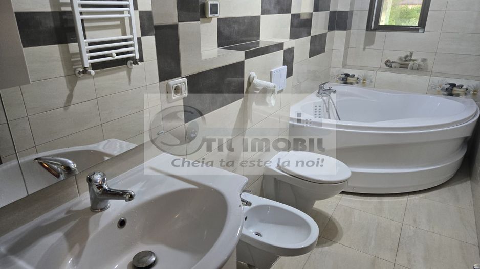 Apartament 3 camere 2 nivele loc de parcare inclus 99000 euro CUG - Poză 12