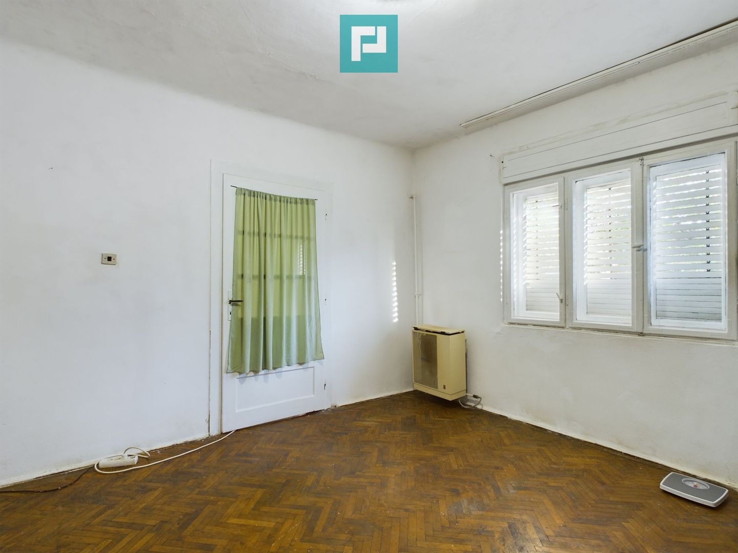 Casă cu 4 camere de vânzare în Sega - Poză 2