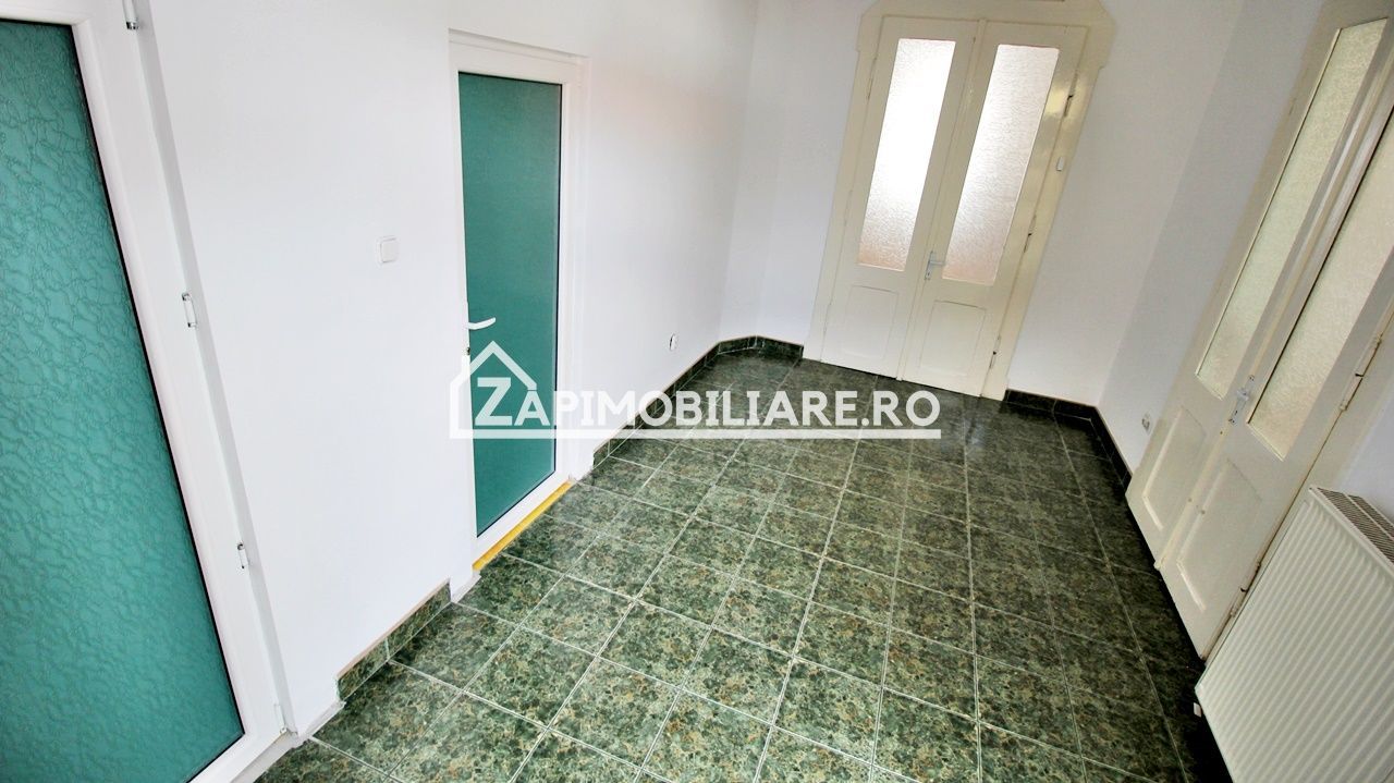 Casa 5 camere,3 băi,180 mp.teren 371 mp.Central - Poză 10