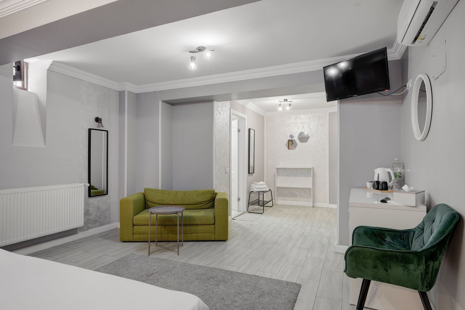 Vindem Afacerea ! Mini Hotel + Cafenea/ Restaurant ! Parcul Carol ! - Poză 69