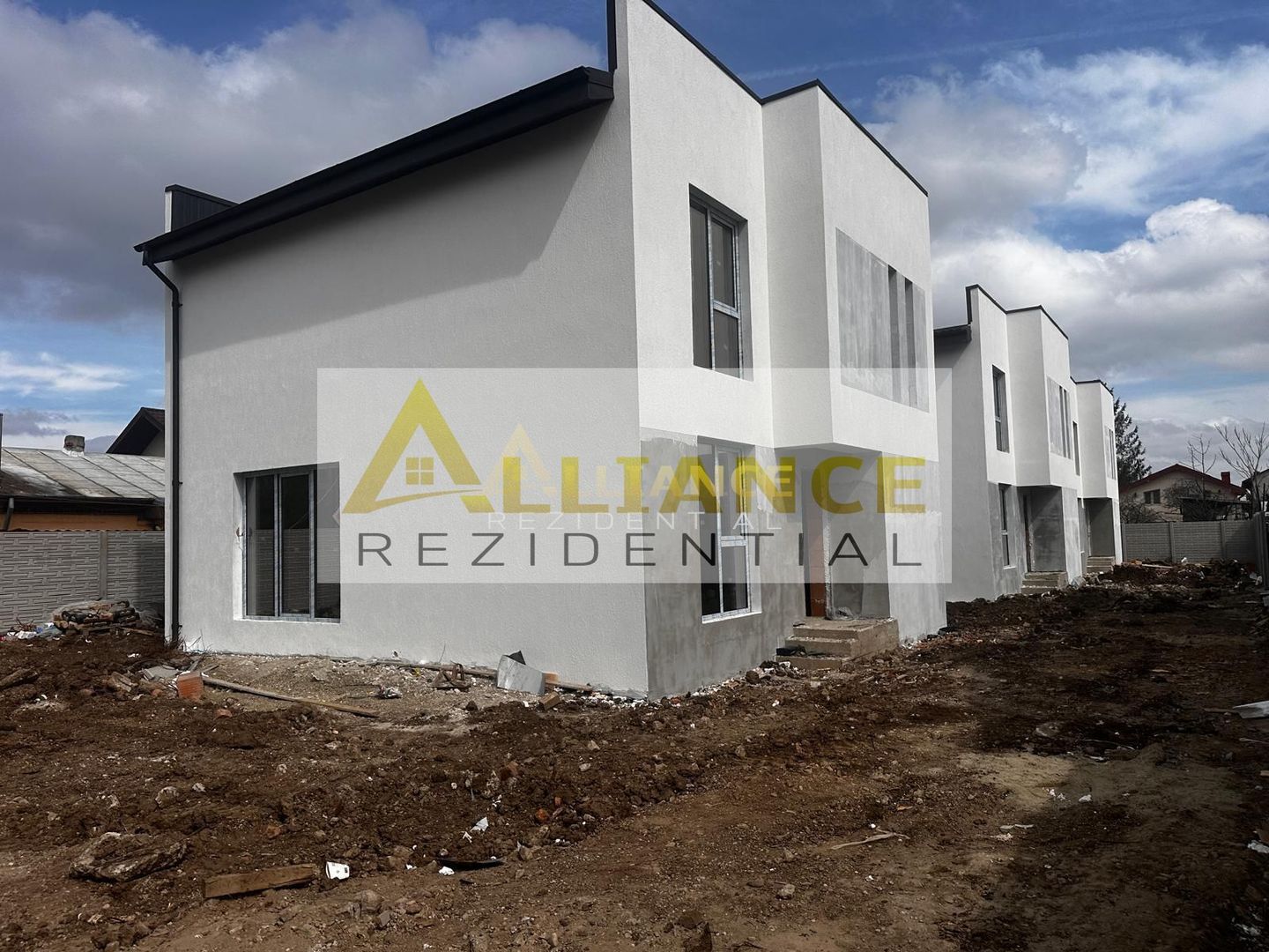 Vila 5 camere || teren 300 mp || Sos Oltenitei - Poză 4