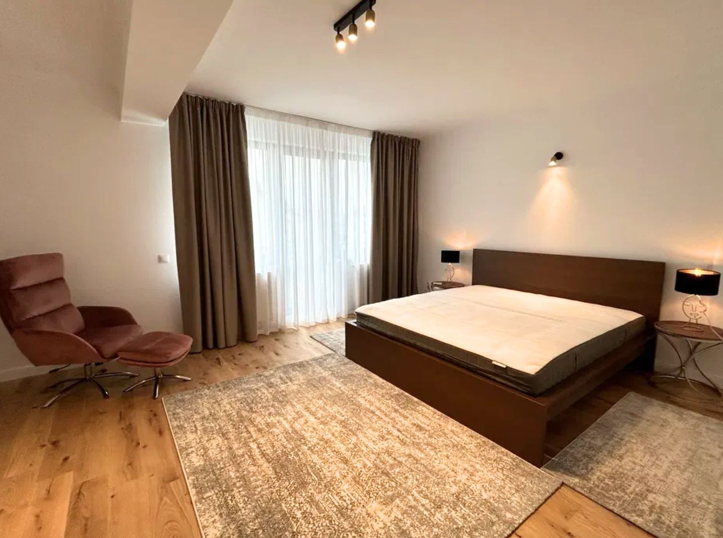 Vilă 4 camere premium de închiriat în Cartierul Henri Coandă - Poză 5