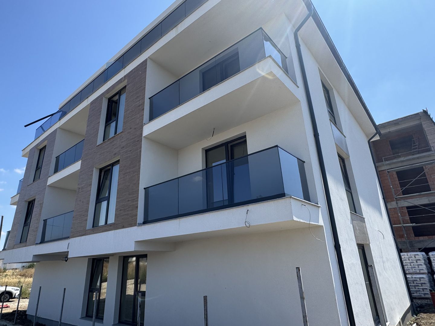 Apartament 2 camere 23 august OTOPENI - Poză 1