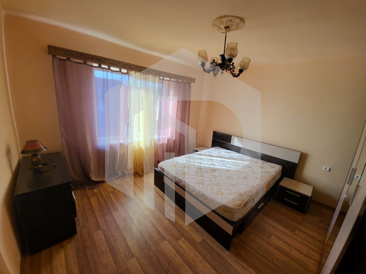 Casa in Avrig | 3 Dormitoare + Living si Bucatarie | Pivnita - Poză 7