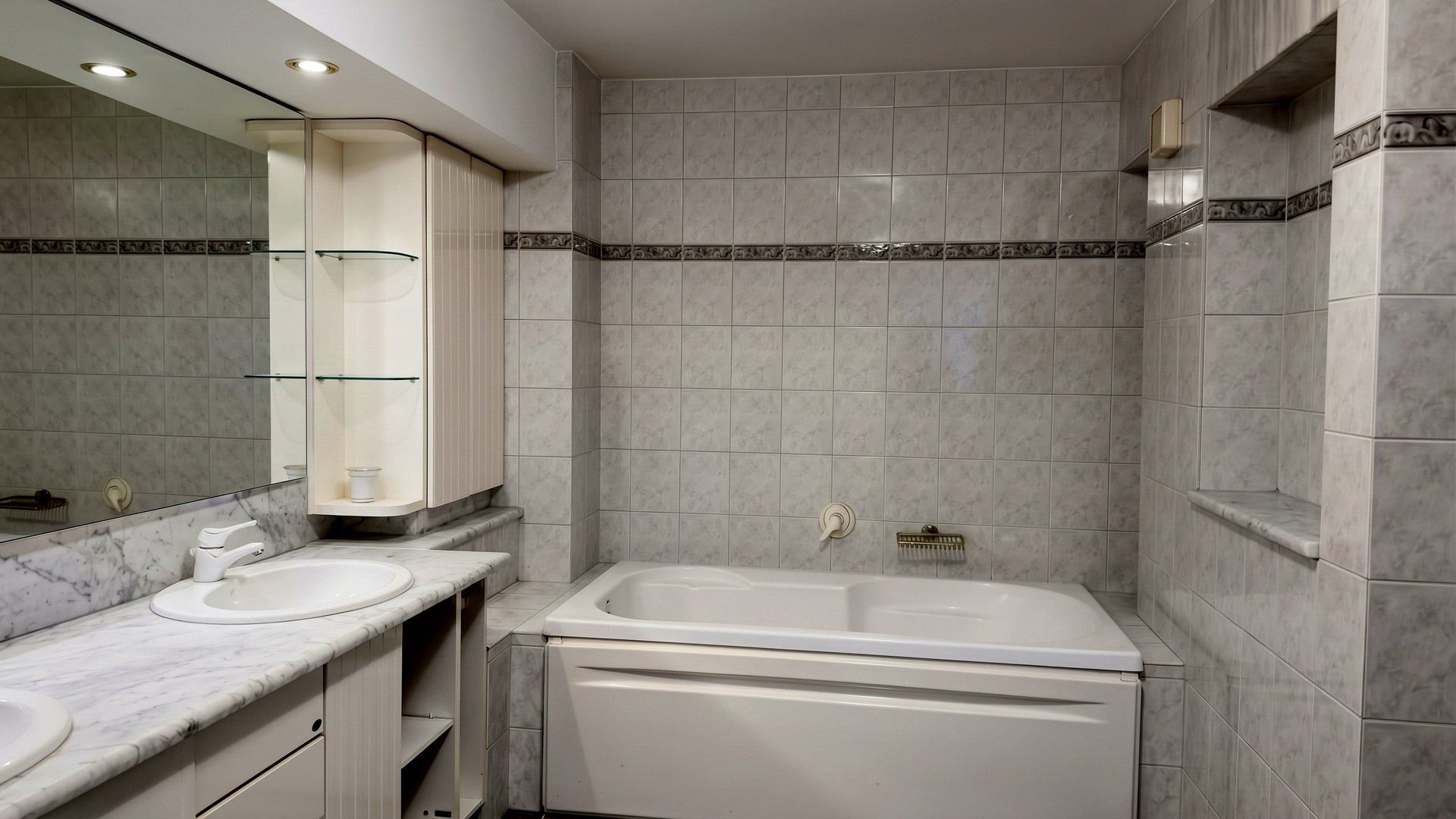 Apartament 4 camere cu terasă generoasă, etaj 6 - Poză 9