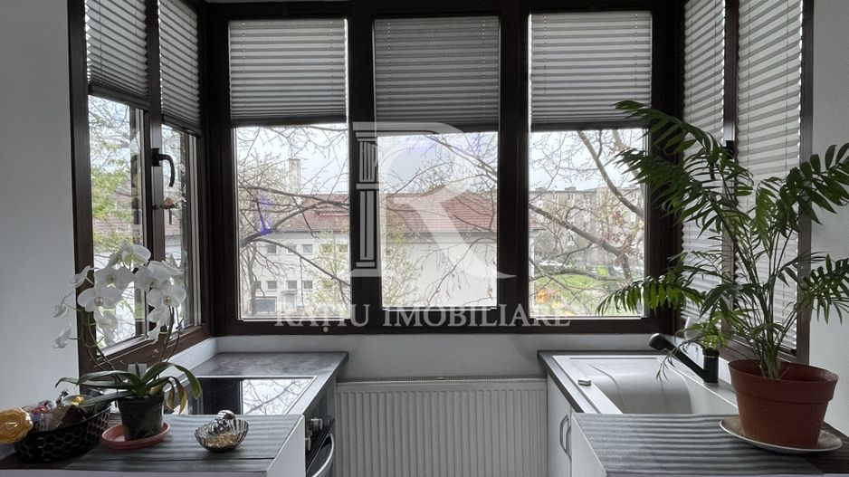 Apartament cu 3 camere | Etaj intermediar | Rogerius | Oradea - Poză 4