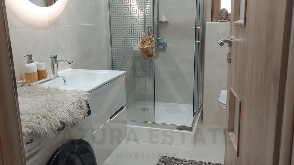 Apartament modern 3 camere 70 mp utili parcare privata zona Selimbar - Poză 11